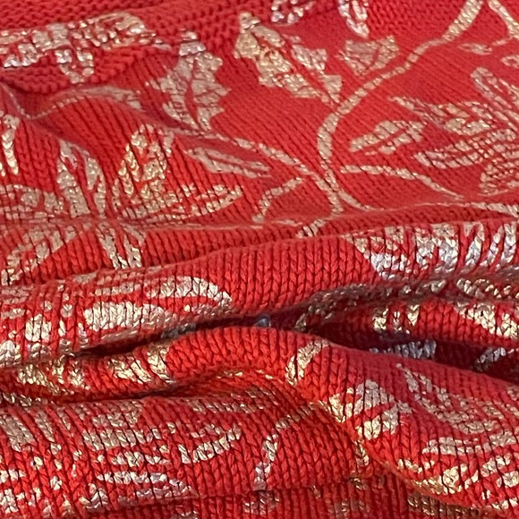 Ted Knit Table Runner By Balsam & Fir Trading Company 🌲 - Picture 3 of 7